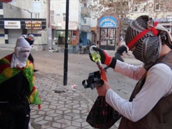 Cizre HÜDA PAR Üyelerine Molotoflu Saldırı  