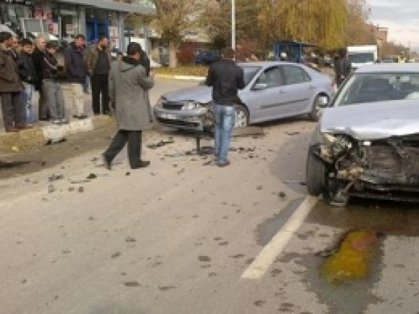 Kovancılar'da Maddi Hasarlı Kaza 