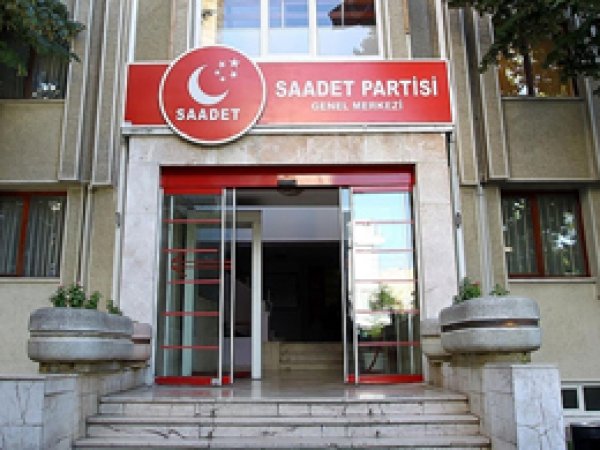 Saadet Partisi Önünde Silahla Yaralama