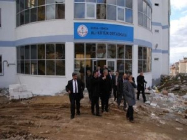 Gemlik'e Yeni Okul  