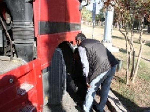 Mersin'de 10 Ton Kaçak Akaryakıt Ele Geçirildi 