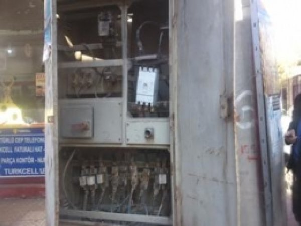 Viranşehir'de Elektrik Panoları Tehlike Saçıyor 