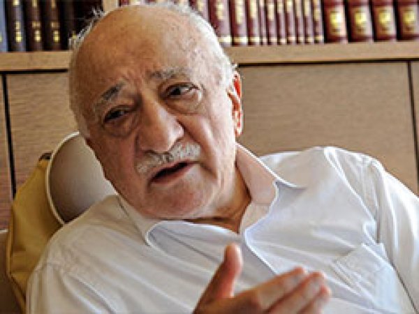 Gülen, Kendi Medyasını Tasvir Etti