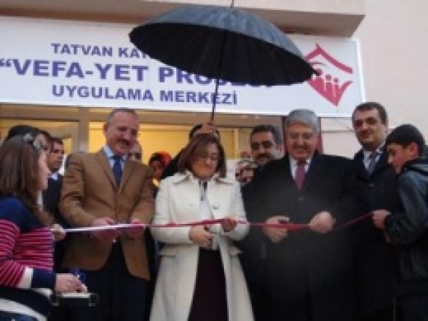 Bakan Şahin Bitlis'te 
