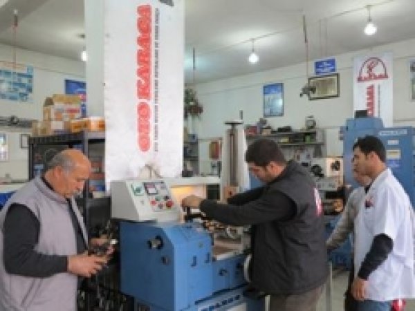 Atölyesini Okula Çevirdi 
