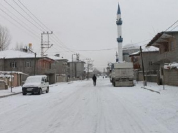 Van'da 51 Köy Yolu Ulaşıma Kapandı 