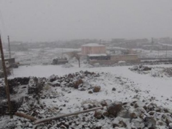 Yılın İlk Karı Şırnak Ve İlçelerinde Eğitimi Durdurdu 