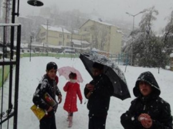 Öğrenci, Engelli Ve Hamilelere Bir Gün Kar Tatili Verildi  