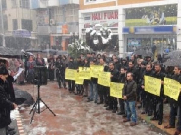 Bangladeş Hükümetine İdam Tepkisi 