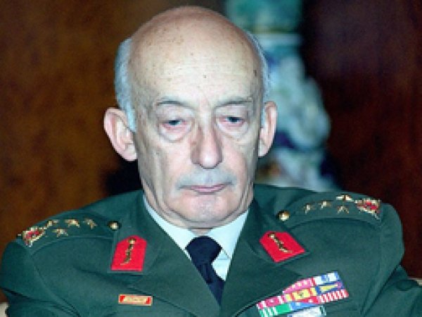 Emekli Orgeneral Teoman Koman Öldü