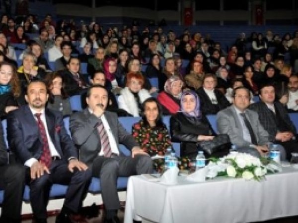"Hakiki Mutluluğun Sırrı Aşkın Peşinden Koşmaktır" 