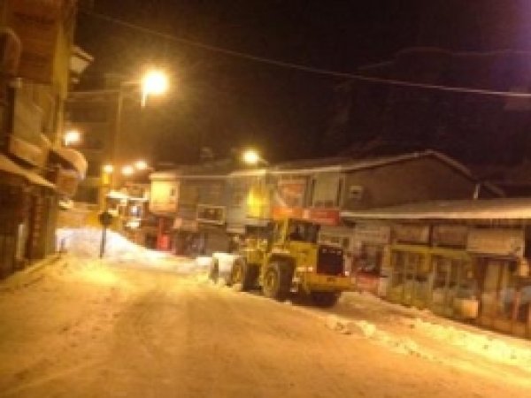 Bitlis'te Yollar Kardan Temizledi 