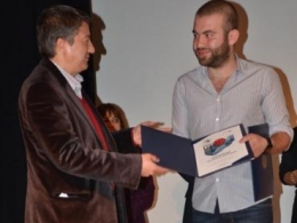 Selçuk İletişime 2 Ödül 
