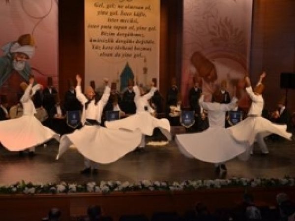 Mevlevi Ayini ile Duygusal Anlar 