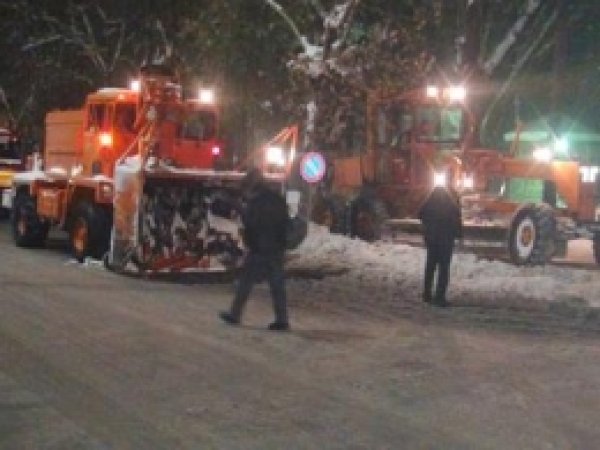 Tatvan'da Kar Temizleme Çalışması 