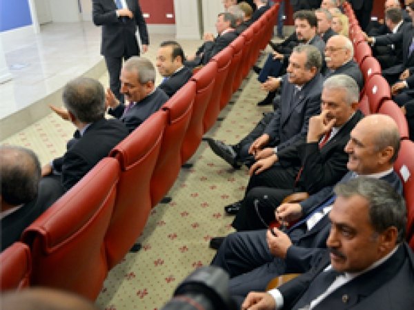 '4 Bakan Hakkındaki Fezleke Bakanlıkta' İddiası