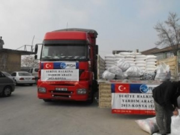 RİDA Derneği Suriye'ye 2 TIR Yardım Malzemesi Gönderdi 