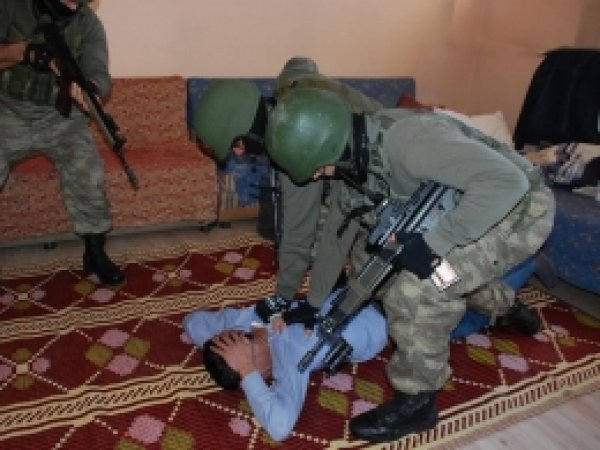 Genç'te 1 PKK'li Yakalandı 
