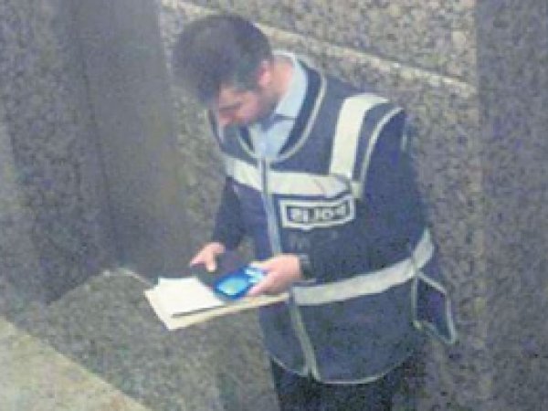 Polis, Talimatla Bakanın Ofisini de Aramış