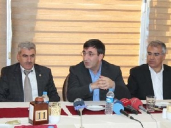 Bakan Yılmaz Bingöl'de Basınla Bir Araya Geldi 