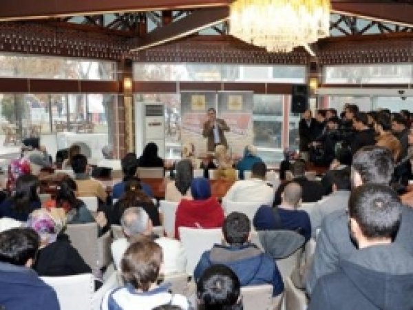 "Camlı Köşk'te Gençlik Söyleşileri" 