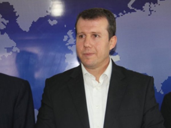 Ustad'tan Hükümete Destek