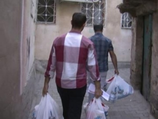 Mustazafların Siirt'teki Yardımları Devam Ediyor 