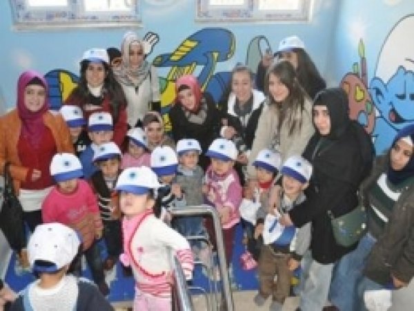 Üniversite Öğrencileri Miniklerle Buluştu 