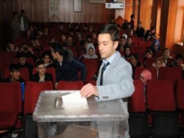 Batman İl Öğrenci Meclisi Divan Seçimi Yapıldı 