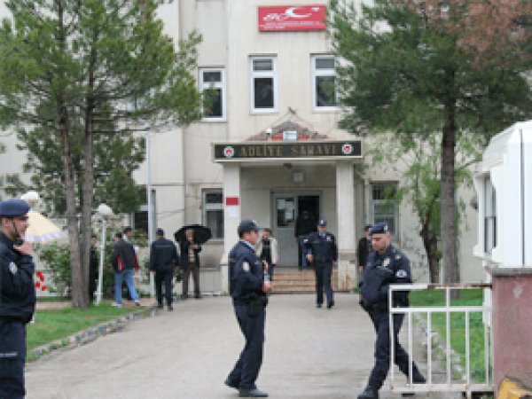Bilge Gençlik Üyelerinin Mahkemesi Ertelendi 
