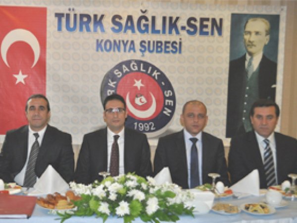 '2013 Sağlık Çalışanları Açışından Hüsranla Geçti'