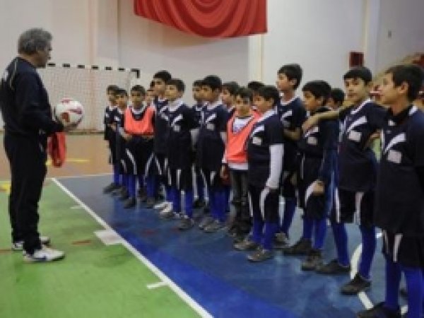 Dezavantajlı Öğrencilere Yardım Eli 