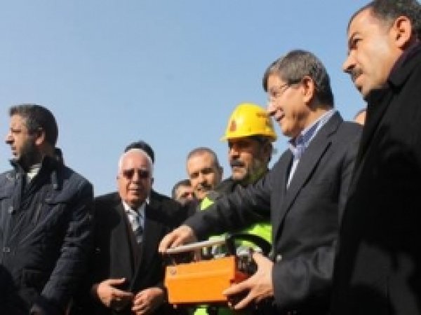 Bakan Davutoğlu Van'da 