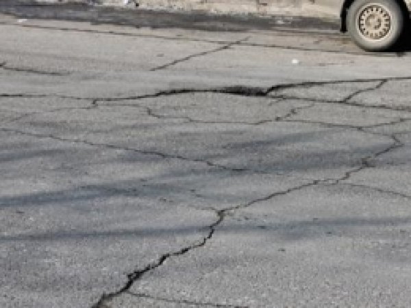 Diyarbakır'da Yollar Çöküyor 