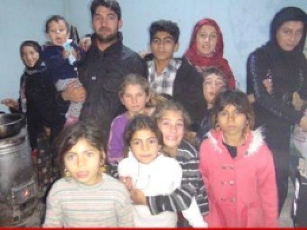 Çaresiz Suriyelilere, Selam Der Yardım Elini Uzattı 