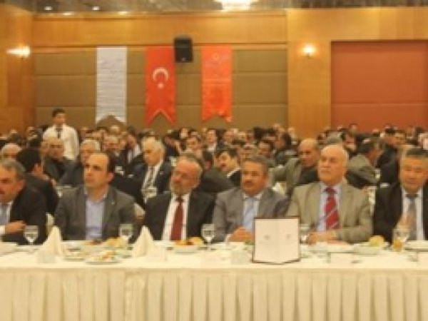 Davutoğlu, "Kardeş İhtilafına Ayıracak Vaktimiz Yok" 