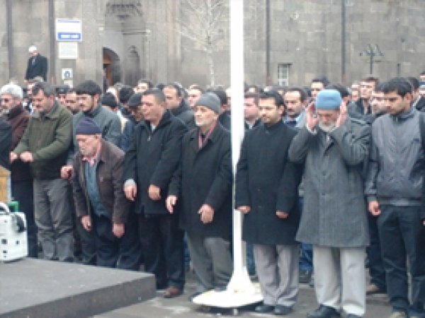 Kayseri'de Suriyeliler İçin Gıyabi Cenaze Namazı