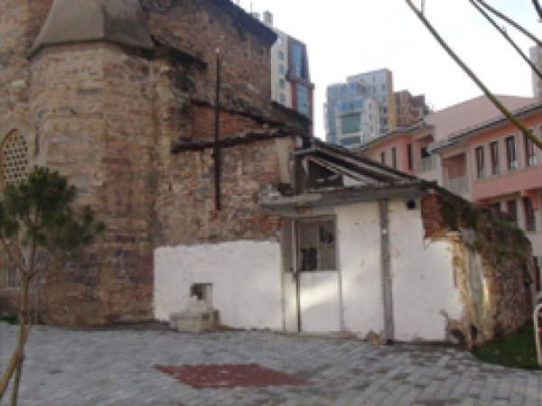 Kefensüzen Camii Onarılmayı Bekliyor