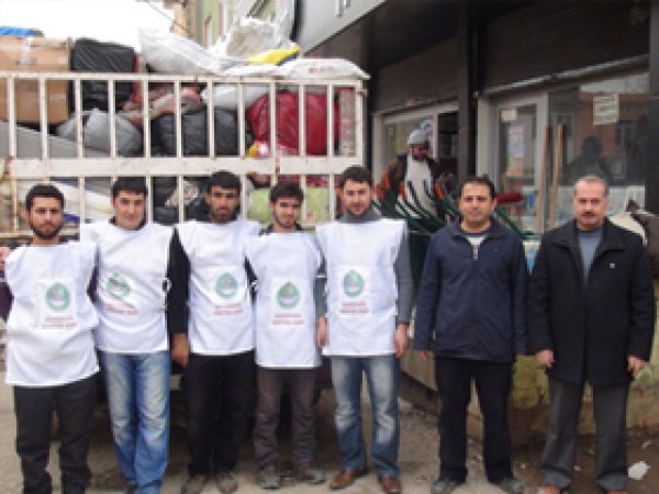 Eğitim Der'den Mültecilere Yardım