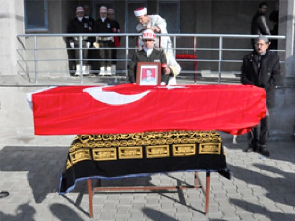 Cinnet Kurbanı Bingöllü Asker Definedildi
