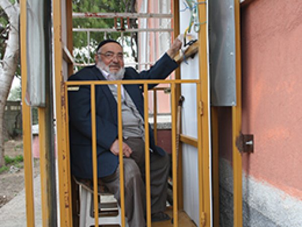 Evin Dışına Asansör Yaptırdı