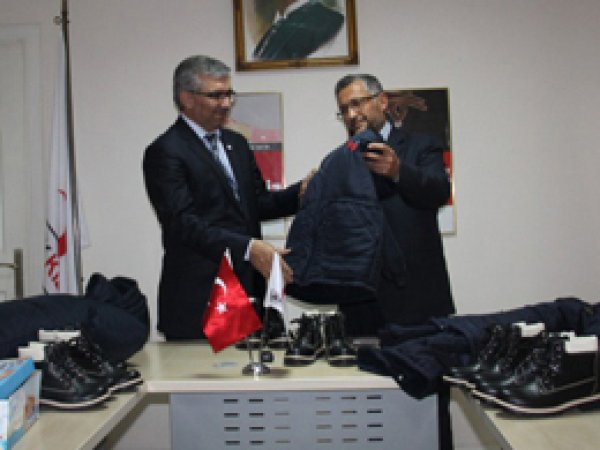 Müftülükten Suriyeli Mültecilere Kışlık Kıyafet