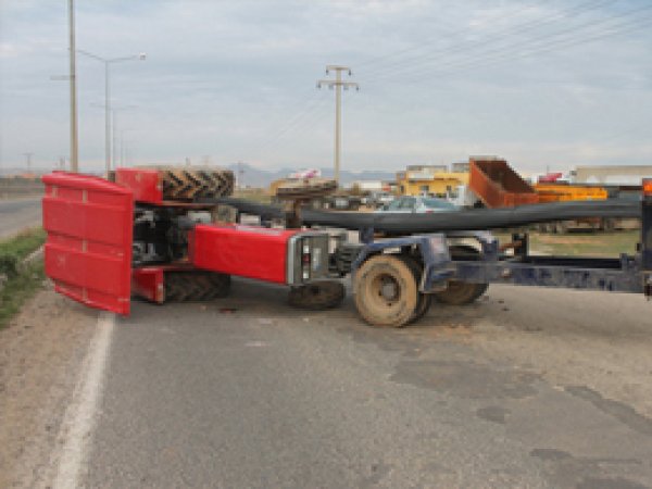 Kızıltepe'de Traktör Kazası