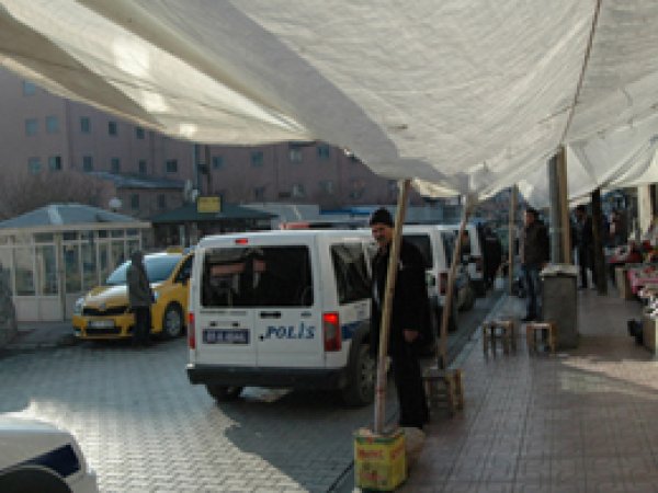 Van Polisinden Seyyar Satıcılara Baskın