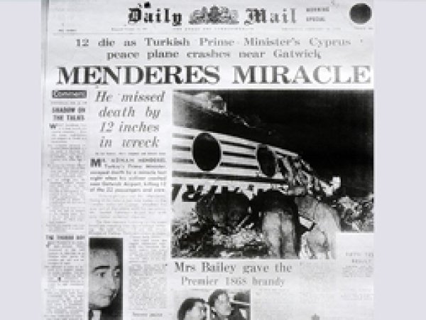 Menderes, Düşen Uçaktan Sağ Kurtuldu