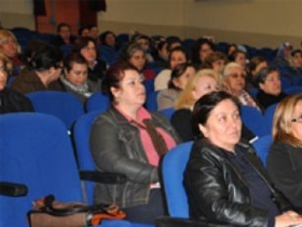 İzmir'de Sağlıklı Beslenme Semineri