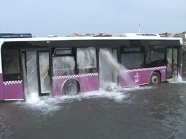 Belediye Otobüsünde Boğulma Tehlikesi