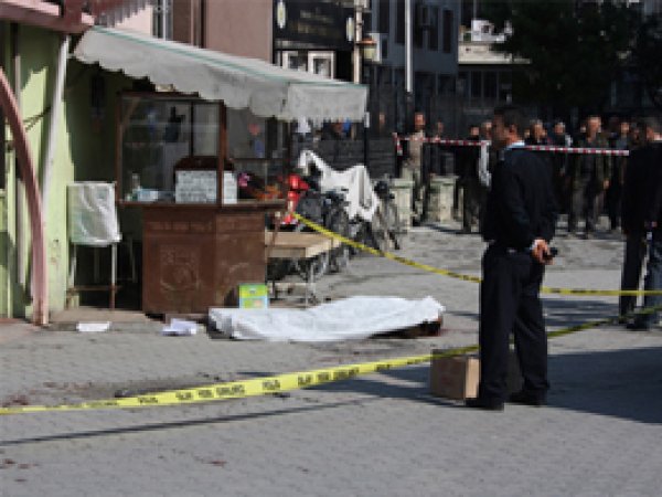 Kanlısının Boğazını Kesen Zanlı Yakalandı