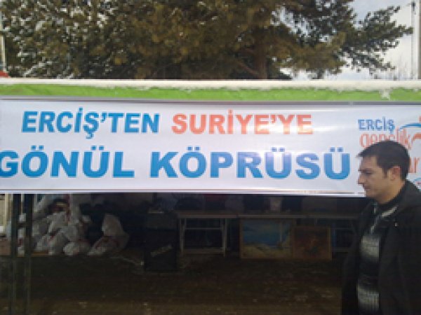 Erciş'te Suriyeliler için Yardım Çadırı 