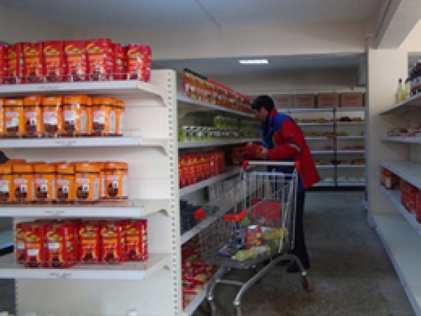 Sosyal Marketten 400 Muhtaç Aileye Yardım